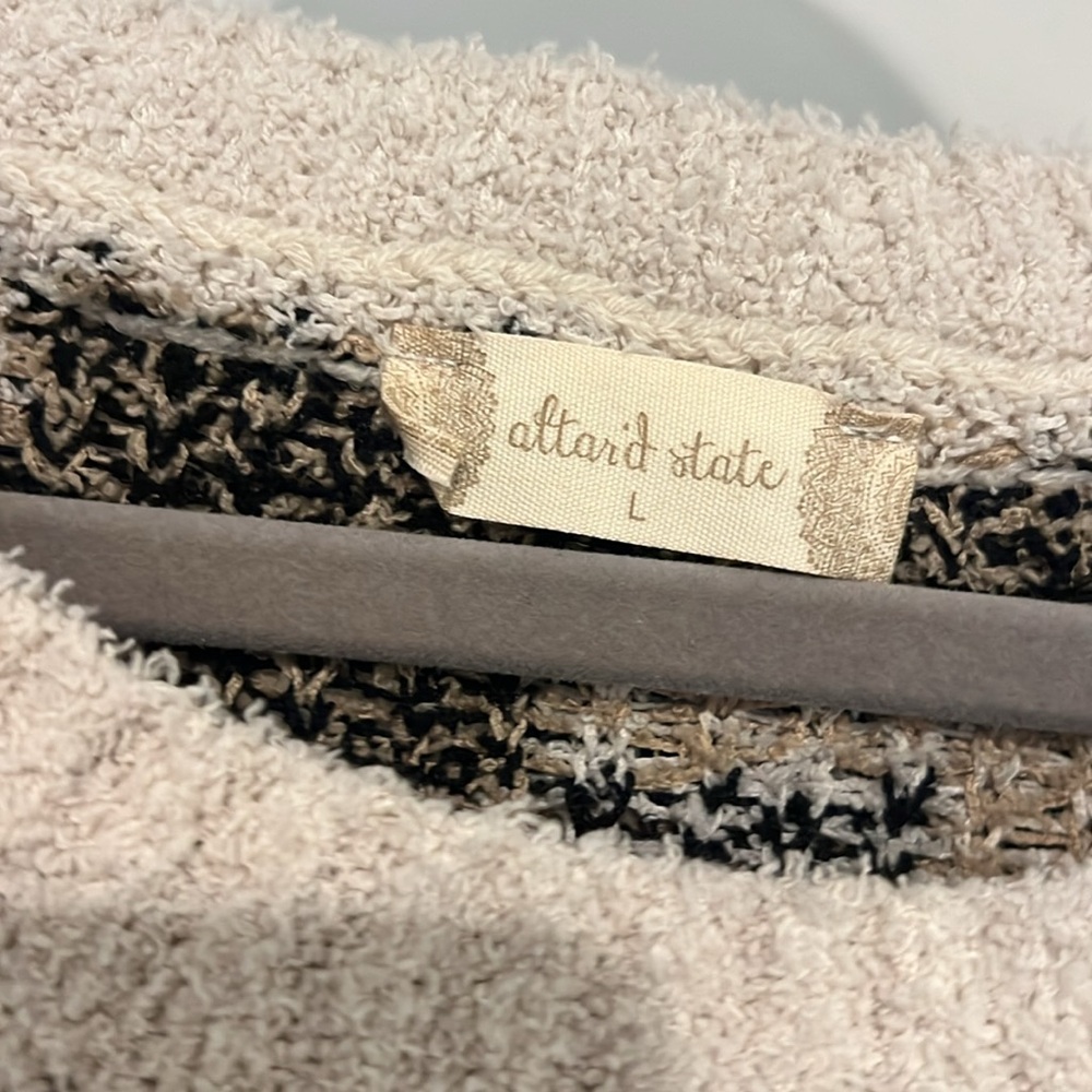 Leopard Print Distressed Sweater - Picture 3 of 4